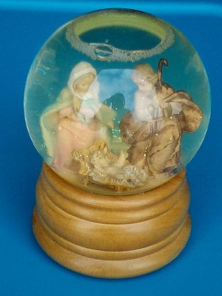 Large Vintage Fontanini Glitterdome Roman Inc Snow Globe Nativity Scene