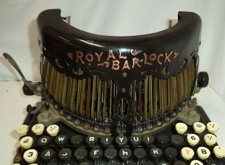 Antique Royal Bar - Lock typewriter Barlock 3