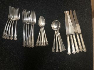 English Shell by Lunt Sterling Silver Flatware Service 25pieces w/mono,  4 Forks 2
