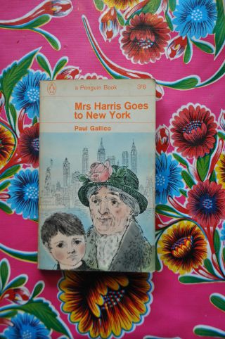 Vintage Paul Gallico Mrs Harris Goes To York 1960 Penguin Paperback