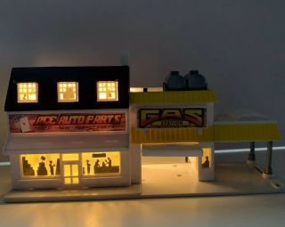Vintage 1989 Galoob Micro Machines City Scenes Gas Station Action Playset