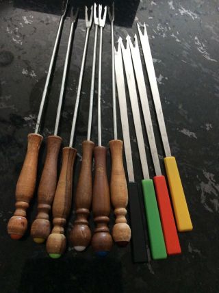 Set Of 10 Vintage Wood And Plastic Handle Fondue Forks Sticks Color Tips Ends