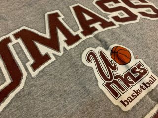 Vintage Starter UMASS Basketball T - Shirt Mens Large 2
