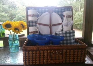 Vintage Woven Wicker Picnic Basket Pre Owned Blue White