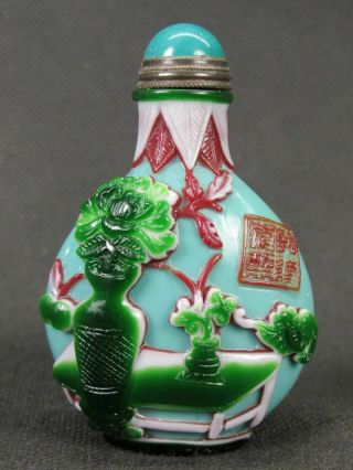 Chinese “bo Gu” Carved Peking Overlay Glass Snuff Bottle