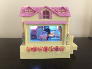 Vintage Pixel Chix Interactive Electronic Yellow House Pink Roof Game 2005 2
