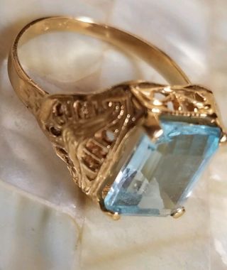 Vintage 14k Solid Yellow Gold Emerald Cut Blue Topaz Ornate Filigree Ring Size 7
