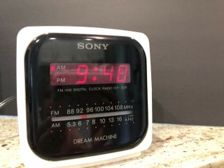 Vtg Sony Dream Machine Amfm Clock Radio Alarm Red Led White Cube Icf - C121 Retro