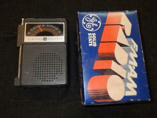 Vintage Ge 7 - 2515 P4715 Am Fm Transistor Portable Radio,  Box