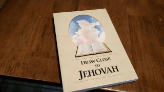 Jehovahs Witness Watchtower Draw Close To Jehovah Paperback Book