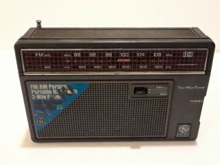 General Electric Black Model Ge 7 - 26600 Vintage Am Fm Portable Radio