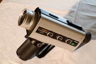 VINTAGE MOVIE CAMERA - YASHICA ELECTRO 8 - LD - 6 8mm Film Camera w/ Light 3