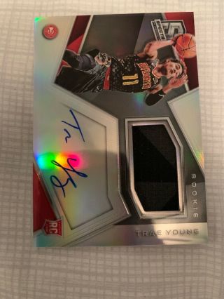 Trae Young 2018 - 19 Panini Spectra Silver Prizm On Card Auto /299 Rpa Patch Rc