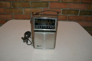 Vintage Ge General Electric Solid State Am/fm Portable Radio P977f - Great