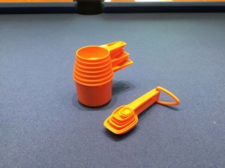 Vintage Tupperware Orange 6 Piece Measuring Cups 761 - 1 & Measuring Spoons