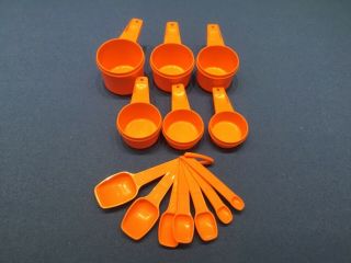 Vintage Tupperware Orange 6 Piece Measuring Cups 761 - 1 & Measuring Spoons 2