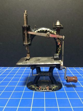 Midget Foley & Williams Antique Toy Sewing Machine