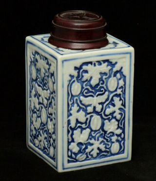 A Chinese Porcelain Blue And White Tea Caddy With Wooden Cover (18th/19th C. )
