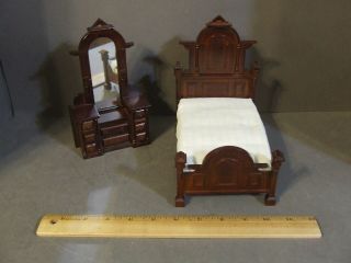 2 Pc Vintage Miniature Dollhouse Mahogany Heirloom Victorian Bedroom Set