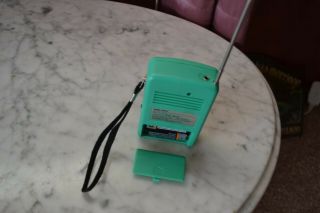 Vintage Realistic Radio Shack AM/FM Handheld Transistor Radio 3