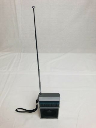Vintage REALISTIC Radio Shack 12 - 718 Portable AM/FM Pocket Radio 3