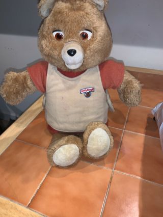 Vintage 1985 Worlds Of Wonder Teddy Ruxpin Talking Bear With 1 Tape.