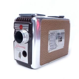 1 Vintage Retro Classic Kodak Brownie 8mm Movie Video Camera W/ Leather Case