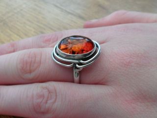 VINTAGE JEWELLERY LARGE SILVER AMBER CABOCHON RING 2
