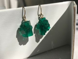 Vintage 16.  00 Carats Vivid Green Emerald Crystal 18k Gold Dangling Earrings
