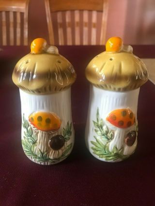 Vintage Merry Mushroom - Sears Roebuck Japan Salt & Pepper Shakers Set Of 2
