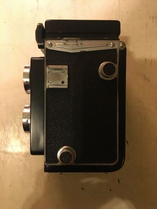 Vintage Yashica A TLR camera MEDIUM FORMAT as - is 2