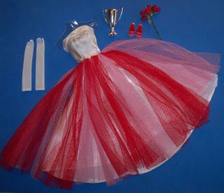 Vintage Barbie 1616 Campus Sweetheart Tlc Gown Trophy Bouquet 1965