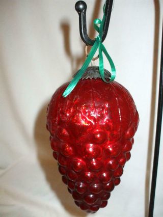 Vintage Kugel Red Grape Cluster Beehive Ornament Christmas 6 1/2 " Item 1