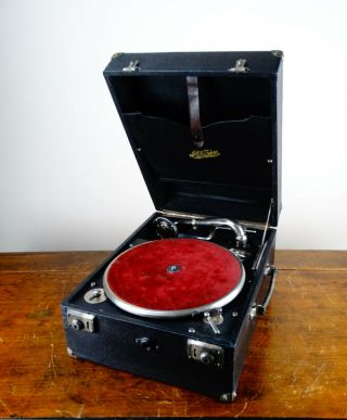 Antique Vintage Itonia Gramophone Wind Up Portable Suitcase Record Player 78rpm