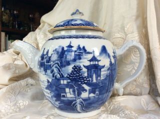 Chinese Antique Blue White Porcelain Teapot 18th C Qianlong