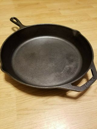 VINTAGE Lodge Cast Iron Skillet 12 Inch 10SK USA IN GREAT SHAPE & GRILL PRESS 2