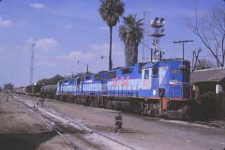 Fnm 9907 Gp38 - 2,  2 & Freight Train @ Guadalajara,  Jal 1990 35mm Slide