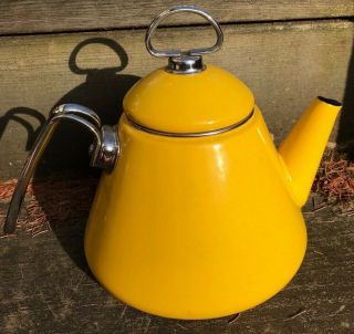 Vintage Chantal 1.  75l Tea Kettle Pot Yellow Enamel Steel Mcm Design Retro,  7.  5”t