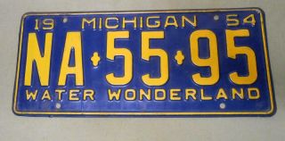 Vintage 1954 Michigan License Plate Na 5595 Water Wonderland Hot Rat Rod Nr