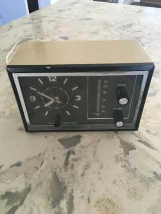 Vintage 50s Retro Look Ge Model 7 - 4725a Radio Alarm Clock Mcm