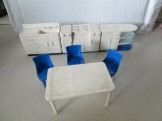 Vintage Collectable Plasco Toy Dollhouse Furniture Items In