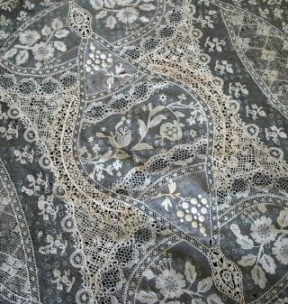 Antique French Normandy Lace Round With Early 18thc Laces In Composite