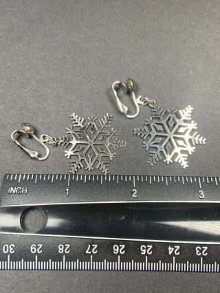 Signed Avon Vintage Clip Earrings 1.  5” Silver Tone Snowflakes 2