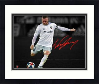 Framed Wayne Rooney Dc United Signed 11 " X 14 " White Jersey Kick Spotlight Photo