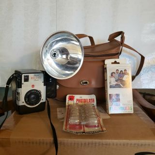 Vintage Kodak Brownie Bulls Eye Box Camera And Flash Kit W/bulbs & Bag