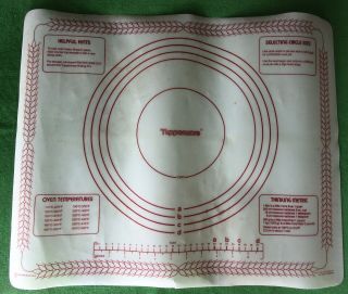 Vintage Tupperware Pastry Mat W/hints,  Sizing,  Oven Temps,  Conversions - 1977 Dart