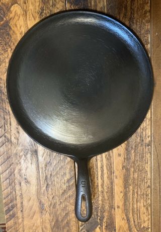 Vintage Wagner 9 10 1/4” Cast Iron Griddle Very And Sits Flat