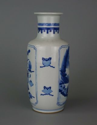 A Chinese Blue and White Porcelain Vase 3
