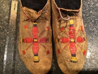 Antique old Native American Indian Quilled Pawnee Sioux plains moccasins c.  1890 3