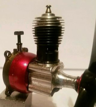 Vintage Cox.  020 Pee Wee Engine Red Tank 020 Thimble Drome Control Line Rc